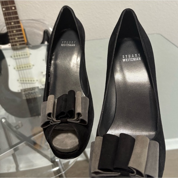 Stuart Weitzman Black Heels with Gray Bow - Picture 6 of 6